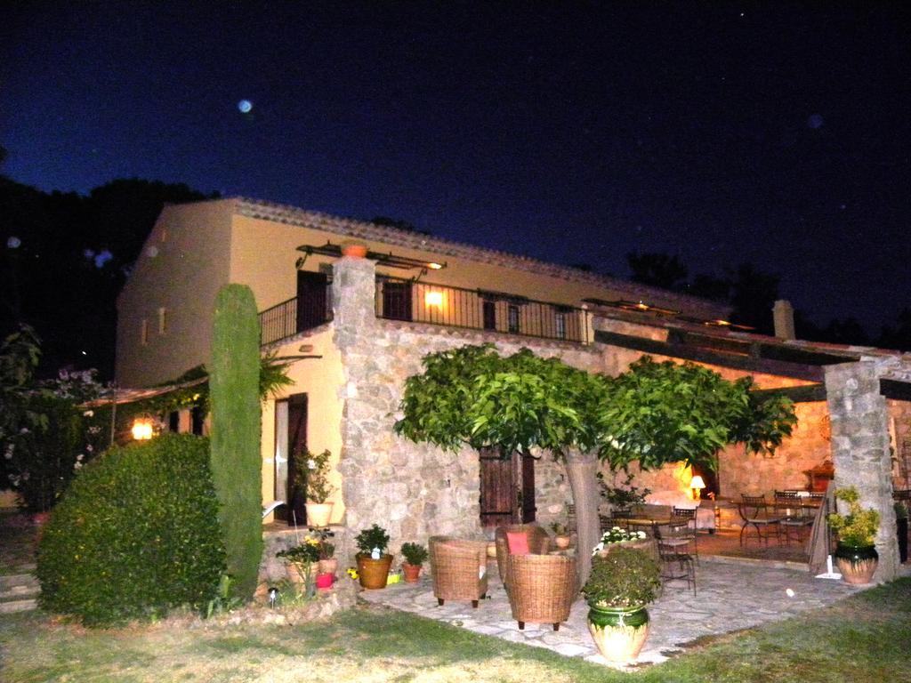 Bed and Breakfast La Bergerie Le Plan-de-la-Tour Esterno foto